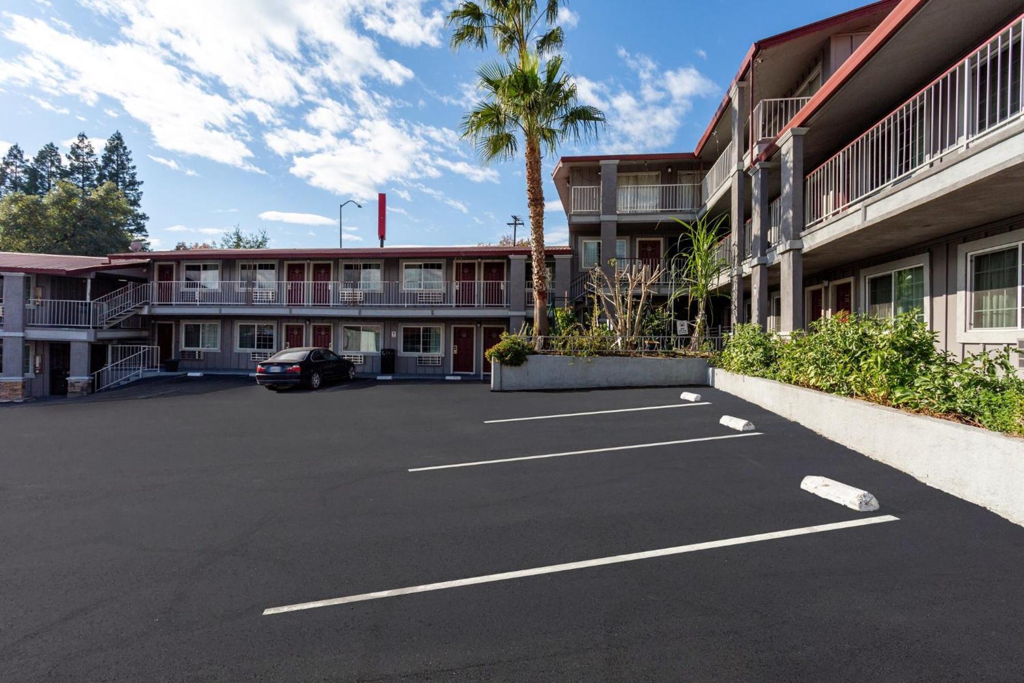 Red Roof Inn Redding Exterior foto