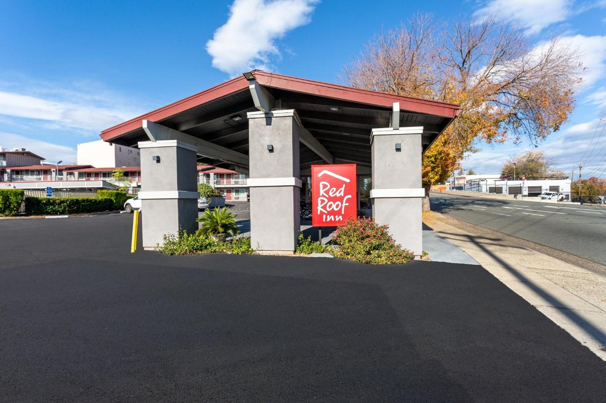 Red Roof Inn Redding Exterior foto