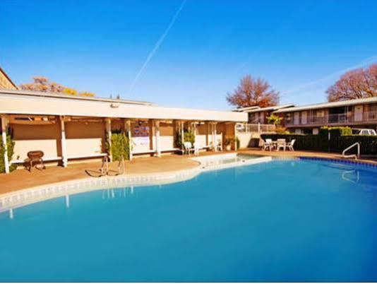 Red Roof Inn Redding Exterior foto